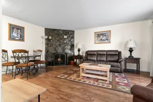 Image of Alaskan WolfDen Close to airport centrally located