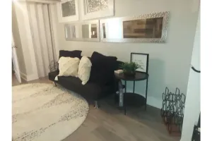 Image of Lovely 2-bedroom with free parking in shore town.