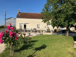 Image of Charming Countryside Cottage Near Touraine's Top Sights with Garden and Modern Amenities