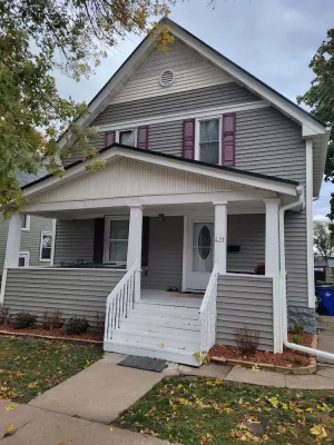 Image of 3 Bed, 1 Bath 2 Story Home on the NW side of CR