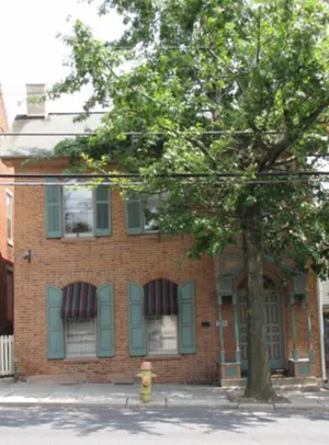 Image of Historic Civil War house, great for family getaways.