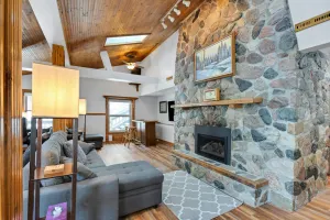 Image of Maston Lake Cottage:Spring Break Done Right – Lake Views, Cozy Evenings, and Fresh Air!