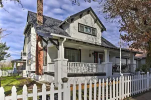 Image of 2 Blocks to Dining + Tasting Rooms