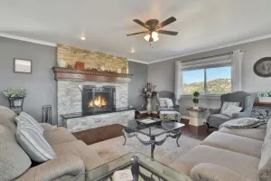Image of *L*Centrally located *Multi-family getaway *Short drive to Downtown