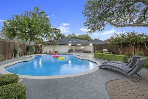 Image of ★Dallas Spacious Luxe House • Modern 4BR w\/ Heated Pool, Spa • Sleeps 14+★