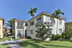 Image of Coral Gables Picasso Apt in Art Building W\/Patio