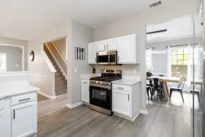 Image of 5-Bed Gem Close to Duluth Fun Sleeps 16