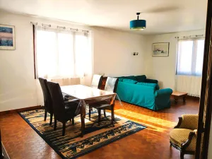 Image of Large apartment near the center, swimming pool and leisure center