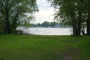 Image of Holidays on the lake - Now also with console boat and canoe rental to our guests