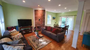 Image of Hilltop Hide-away, close to everything!