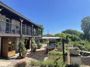 Image of Charming 4* gîte with private pool&jacuzzi 11 bedrooms\/10 bathrooms
