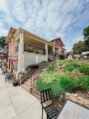 Image of Gorgeous loft in the heart of LeClaire, Iowa