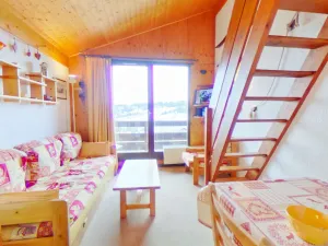Image of Studio cabine 4 pers., Les Saisies, bal., kitchenette, prox. centre et ski - FR-1-594-145