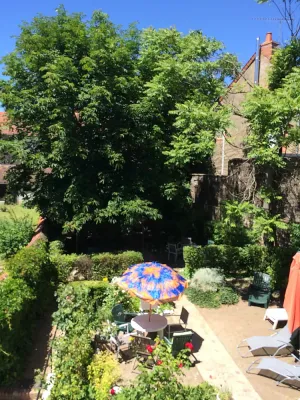 Image of beau studio avec 2 lits ( lits fait pour votre arrivée)