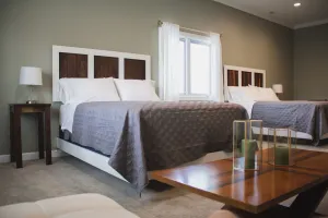 Image of Huge double queen suite and bath in the luxurious Respite Bed and Breakfast!