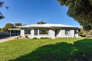 Image of Central 3 bedroom family  retreat