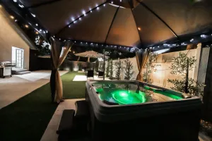 Image of Modern Style 4-Bedroom Home with Jacuzzi