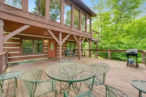 Image of Cozy cabin w\/ beautiful woodwork, sunroom and a private deck