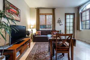 Image of Charming, Elegant, Luxury, Walk to Moonlight Beach & Downtown