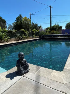 Image of Provençal studio, with swimming pool, between sea and mountains, quiet