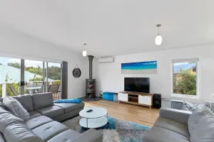 Image of Charlie’s Beach House - Pet Friendly Free WIFI