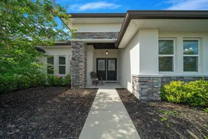 Image of Entire Home Just 3 Minutes to Weeki Wachee Springs & Hospital