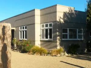 Image of Ezy Walk - Blenheim Holiday Home