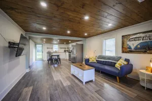 Image of 3 bed 2 bath Renovated Home Near the Lake