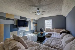 Image of Beautiful Bungalow 15min from the Airport! 3bdrms-3updated bath