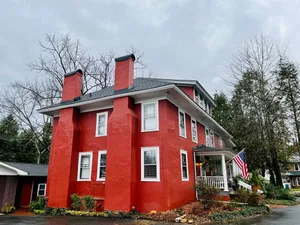 Image of Cottage 1 block from Main St. on historic property.