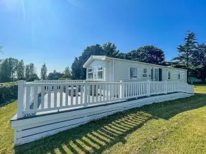 Image of Beautiful 6 Berth Caravan With Decking In Norfolk Ref 89001Mv