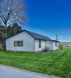 Image of House 300 yards from Lake Logan! A few miles from Hocking Hills State Park!