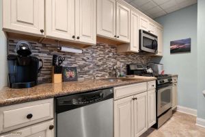 Image of Wildwood Crest Condo w\/ pool 2 blocks from beach, boardwalk, amazing restaurants