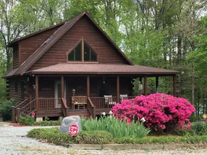 Image of Majestic Lakefront Log Cabin located in the NC High Plains