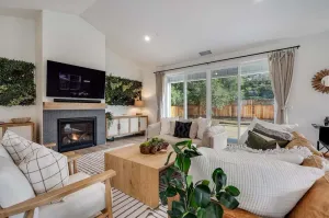 Image of BRAND NEW POOL Luxury 4 bd, 7 min to Healdsburg!