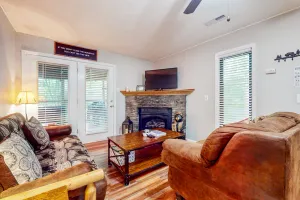 Image of Dog-friendly condo w\/ hot tub & nature’s serenity +free attraction tickets