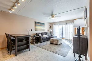 Image of Comfy 1 bed\/1 bath - 6 blocks from Mayo