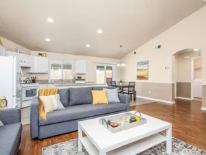 Image of Fresno Home| Fire Pit| Sleeps 10| Quiet Community!