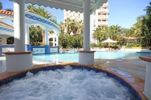 Image of Broadbeach - Luxury Resort 6min from the beach