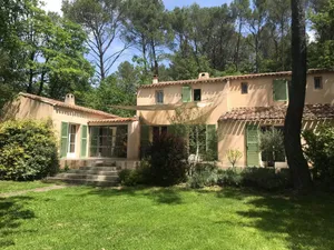 Image of Aix-en-Provence, Charming, 200 m2, Infinity Pool and Large Garden
