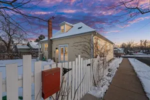 Image of Charming Historical Home - Walk to Restaurants