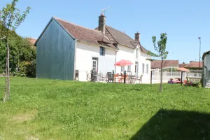Image of the farm of my childhood, country house close to all amenities