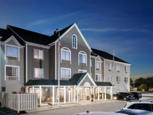 Image of Country Inn & Suites by Radisson, Toledo, OH