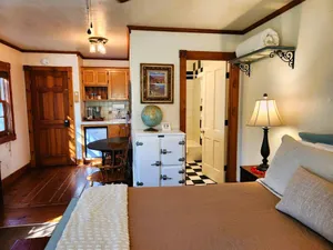 Image of Oak Hill Inn, a cozy botique hotel only a 5min stroll to the heart of Julian!!