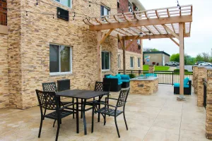 Image of Clarion Pointe Bettendorf - Quad Cities