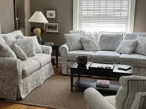Image of Beautiful Walk to track & downtown Saratoga Springs 4BR, 2Bath w\/pool