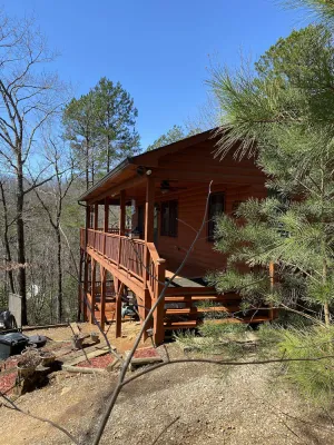 Image of Cheerful quiet mountain cabin on outer edge of Murphy
