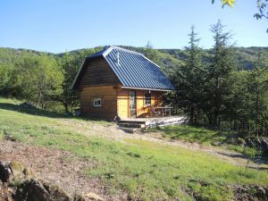 Image of chalet at the top of Languedoc