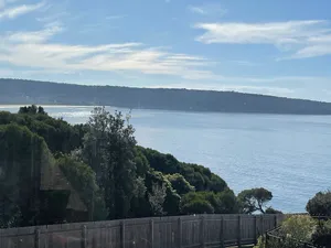 Image of Stunning Views, central location,  spacious. Perfect  for a short or long stay