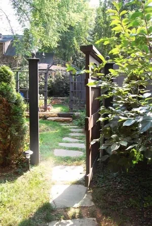 Image of Lovely C.1890 Flat with Garden in Historic Downtown